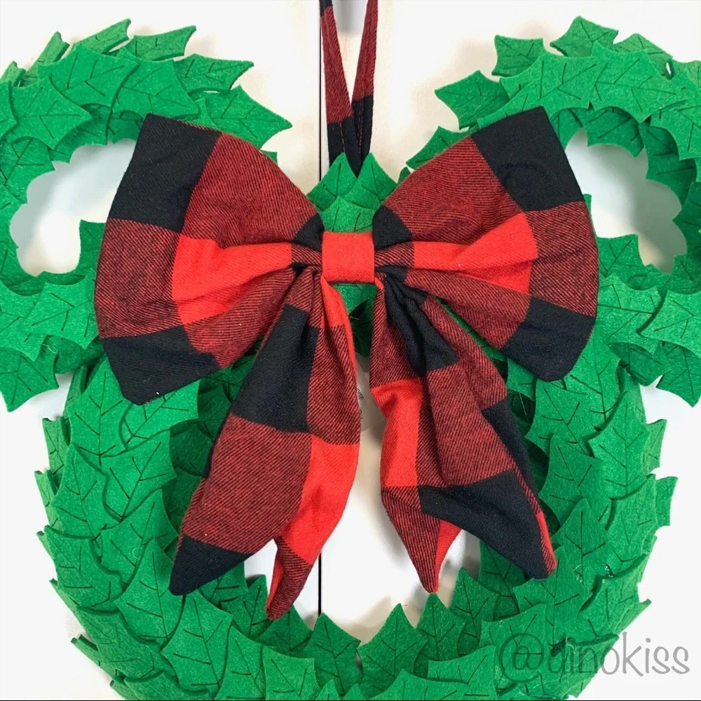 DISNEY PARKS Mickey Mouse Icon Christmas Wreath
